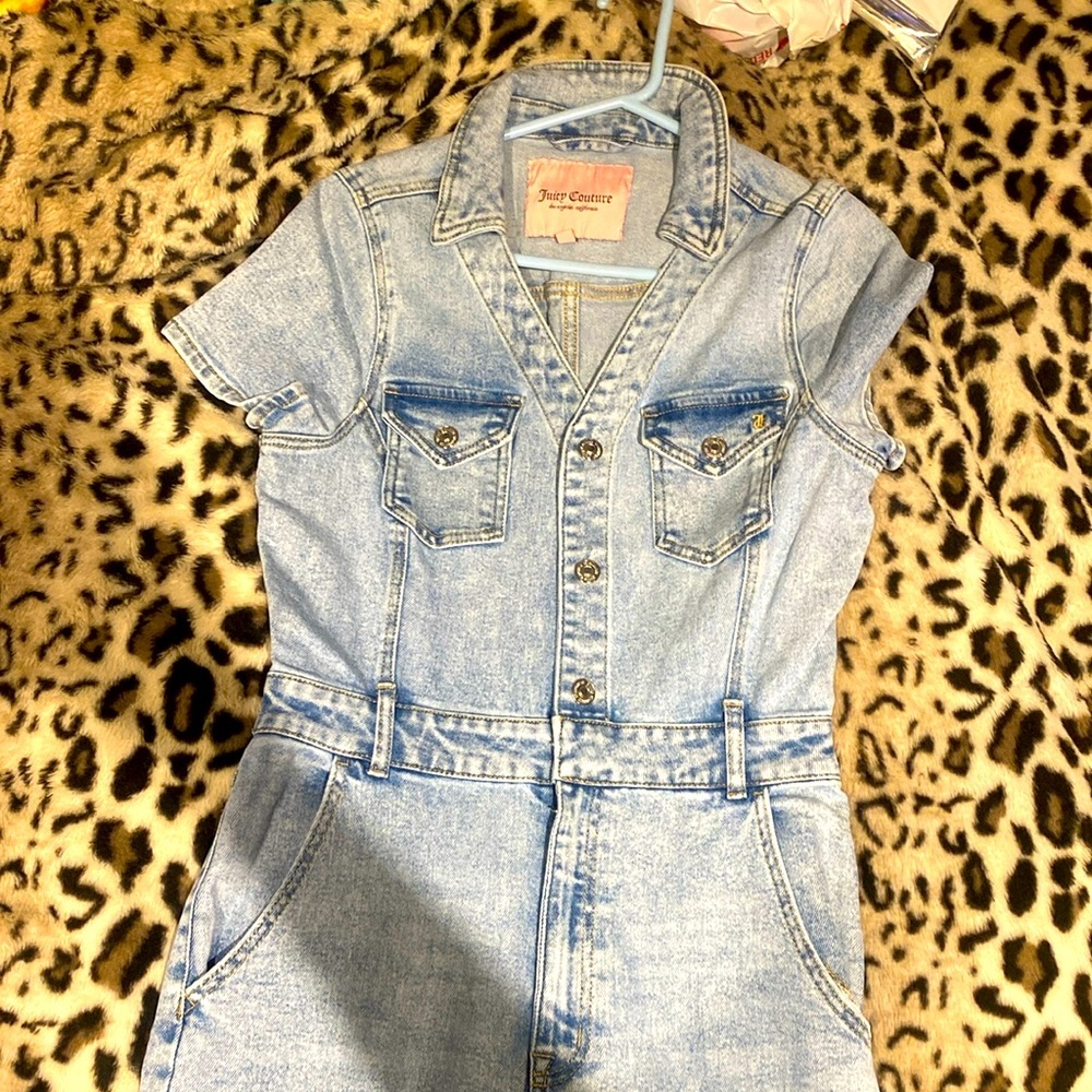 Women’s Juicy Couture Short Sleeve Cover Alls size Medium